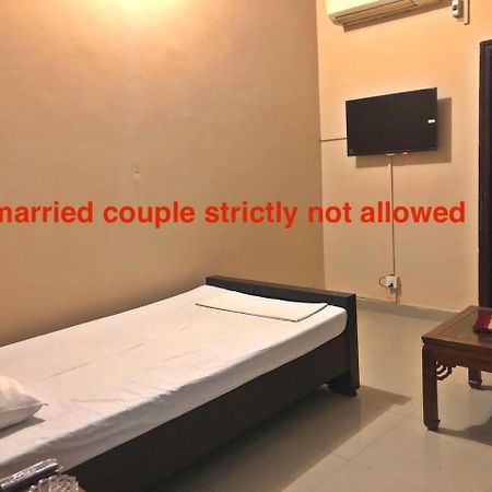 Hotel Babar House Faisalabad Exterior foto