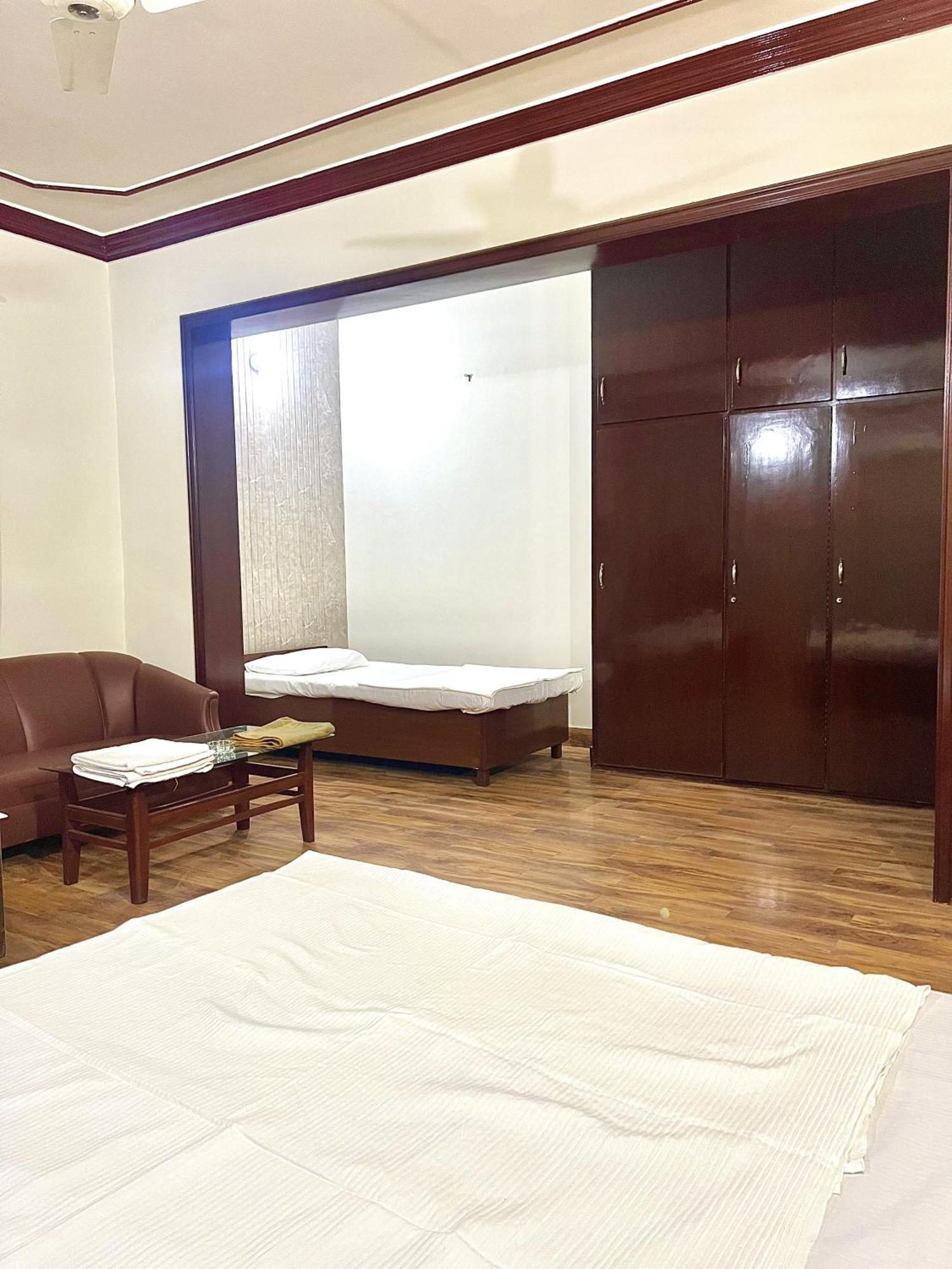 Hotel Babar House Faisalabad Exterior foto