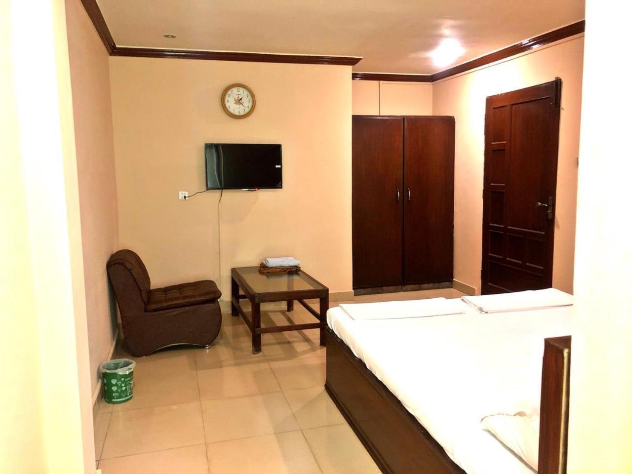 Hotel Babar House Faisalabad Exterior foto