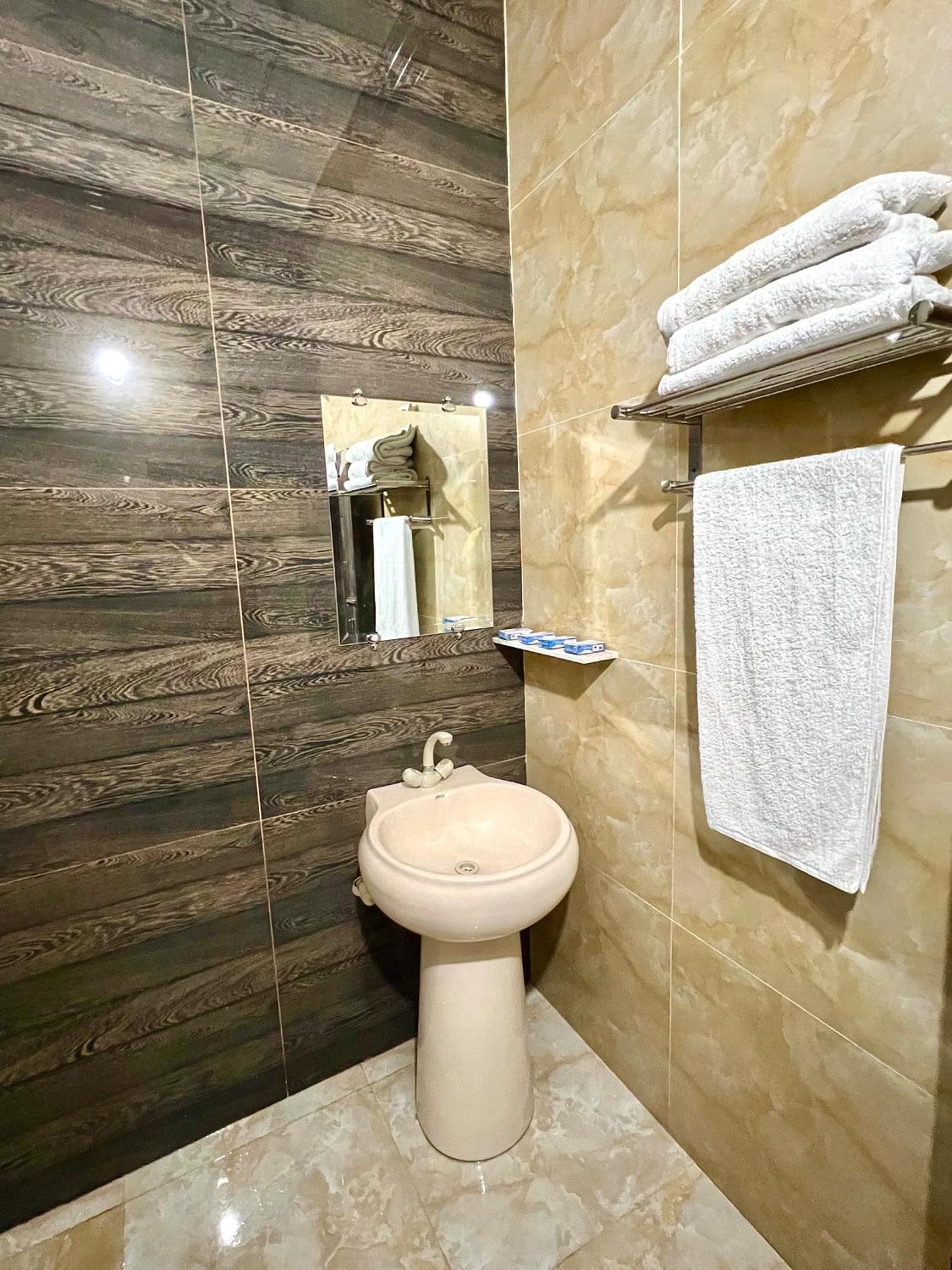 Hotel Babar House Faisalabad Exterior foto